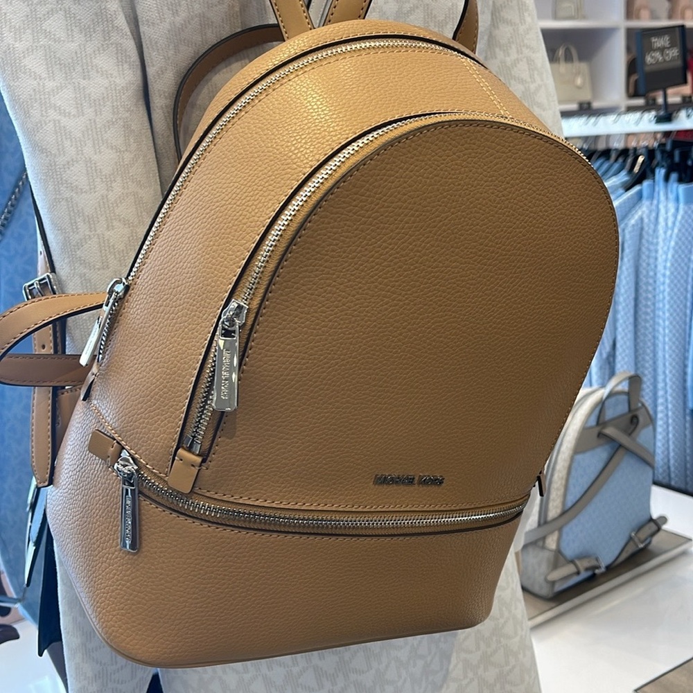 MICHAEL KORS Rhea Medium Pebbled Leather Zip Backpack
PEANUT
NWT MK - Picture 8 of 16